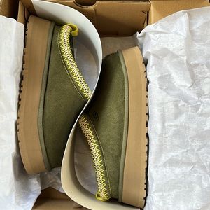 Ugh Tazz platform slipper Olive green